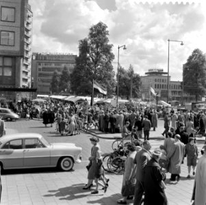 Pinksterdriemarkt in Rotterdam. Coolsingel, Bestanddeelnr 908-6759