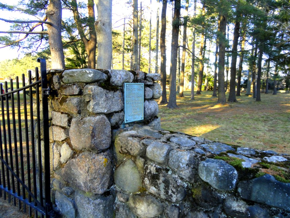 Pingree Park entrance - Wenham, Massachusetts - DSC02662