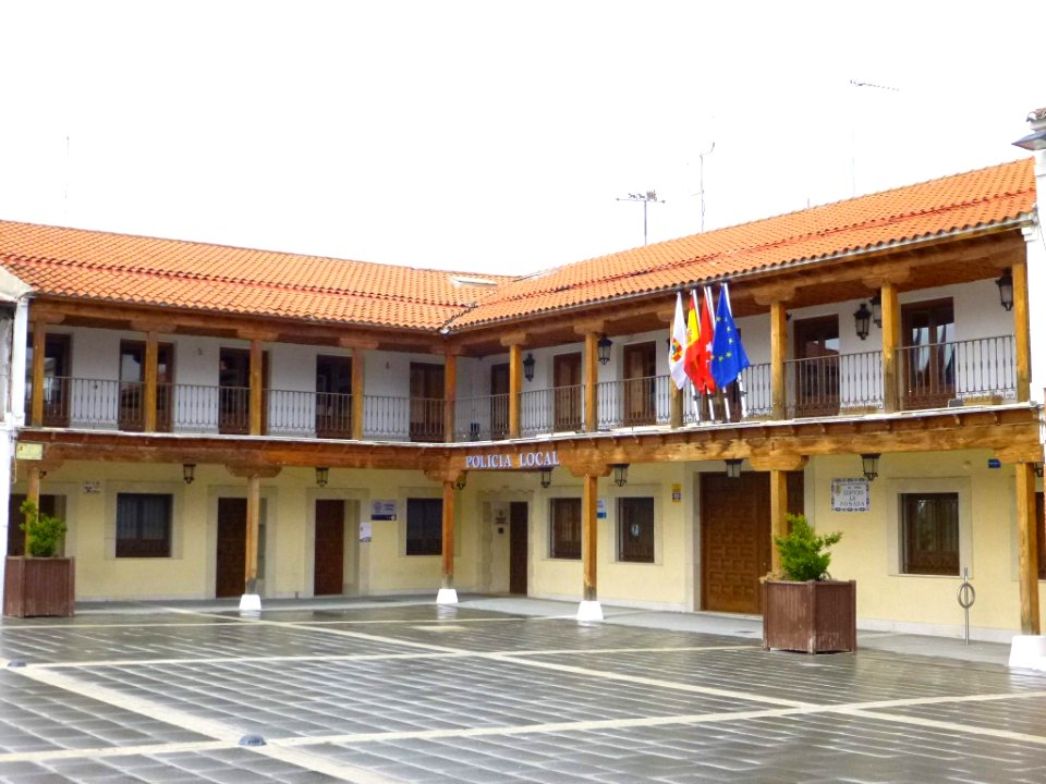 Pinto - Plaza de España y Edificio La Posada 1