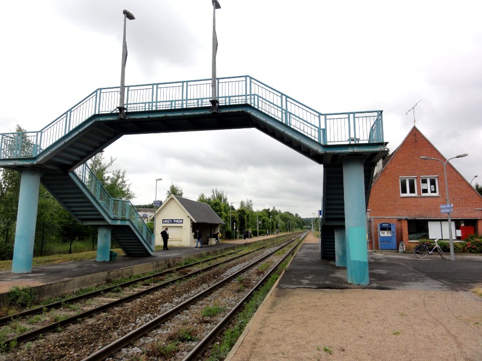 Pinon (Aisne) Gare d'Anizy - Pinon (03)