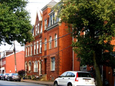 Pittsburgh South Side 2019-06-27 Sidney Street 01