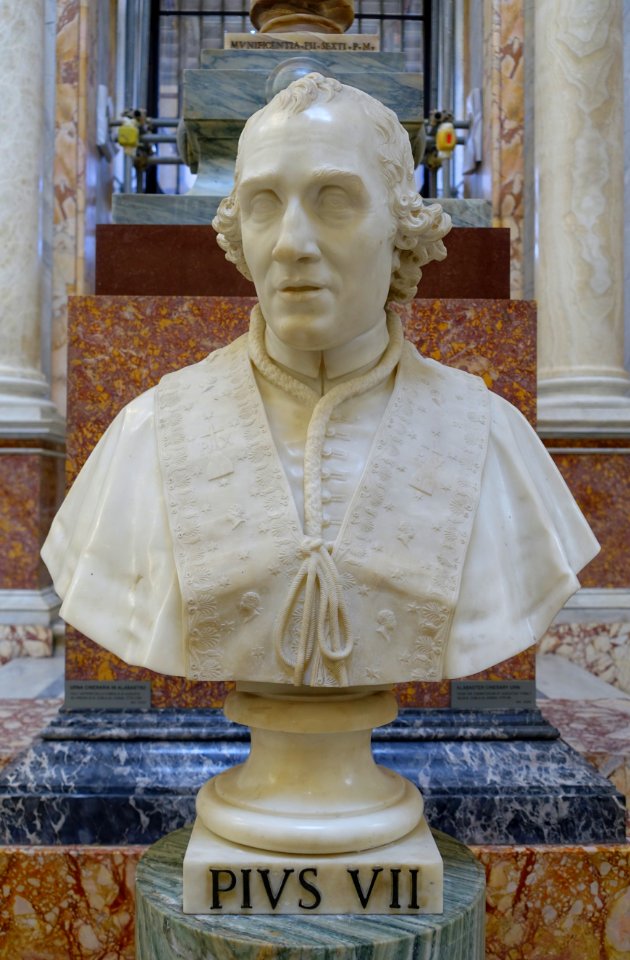Pius VII by Antonio Canova - Braccio Nuovo, Museo Chiaramonti - Vatican Museums - DSC00947