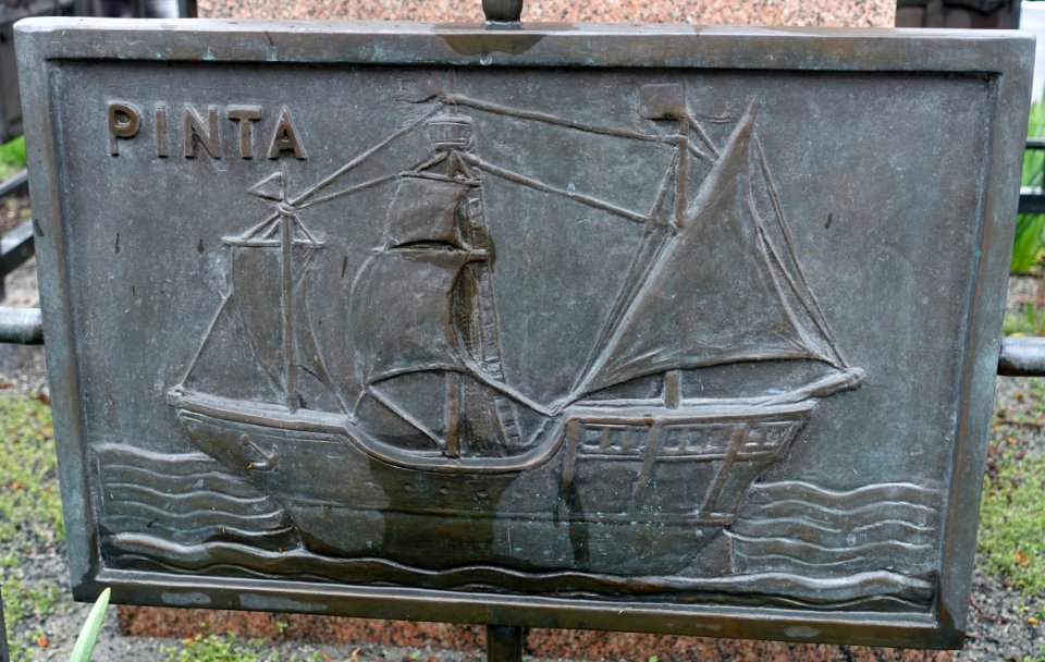 Pinta relief - Christopher Columbus by Giovanni Cappelletti, Fonderia Artistica Ferdinando Marinelli, 1953, bronze - Newport, Rhode Island - DSC04123