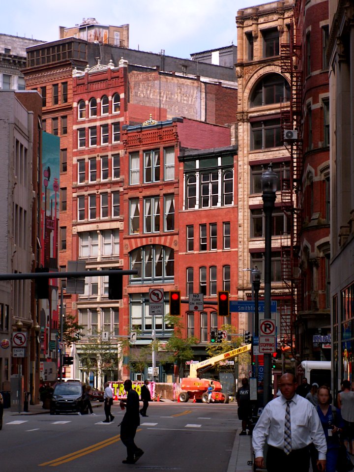 Pittsburgh Downtown 2019-08-20 Liberty Avenue from Seventh Avenue