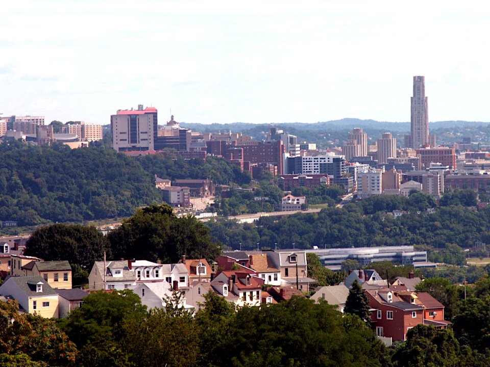 Pittsburgh 2019-08-10 Oakland from South Side Slopes 04