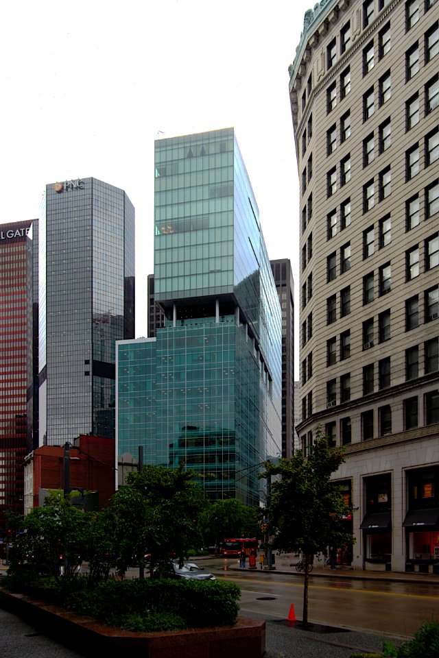 Pittsburgh Downtown 2019-07-11 Two PNC Plaza, Three PNC Plaza