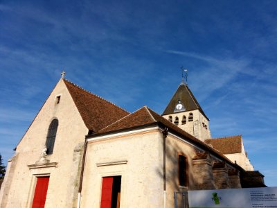 Plaisir - église Saint-Pierre - Haut de la façade