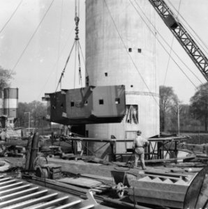 Plaatsen van het restaurant op de Euromast te Rotterdam, Bestanddeelnr 910-3250