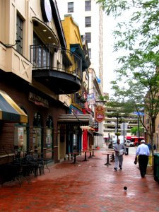 Pittsburgh-Downtown-2019-06-13-Graeme-Street-01