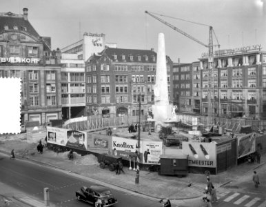 Plaatsing laatste beelden aan Nationaal Monument, Bestanddeelnr 934-5825
