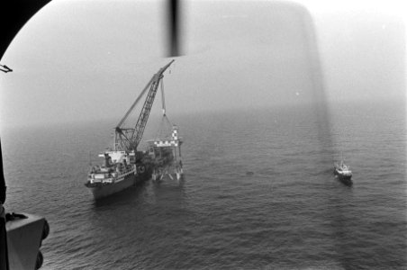 Plaatsing lichtplatform Goeree voor kust van Zeeland, Bestanddeelnr 924-7634