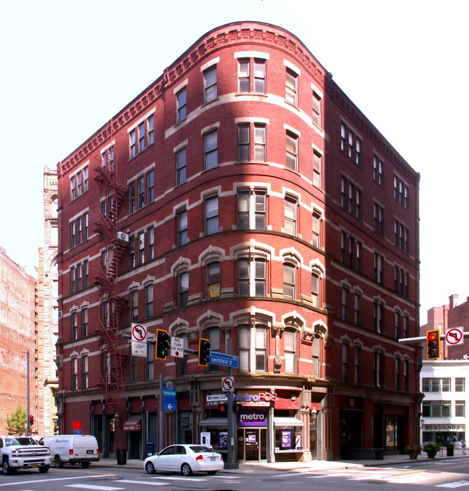 Pittsburgh Downtown 2019-08-20 Triangle Building
