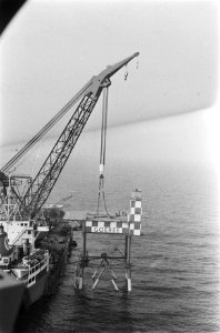 Plaatsing lichtplatform Goeree voor kust van Zeeland, nr 35, 36, Bestanddeelnr 924-7637
