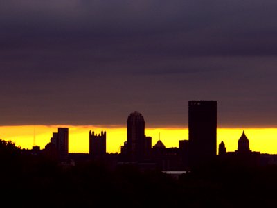 Pittsburgh Skyline from Schenley Park, 2015-06-03, 01