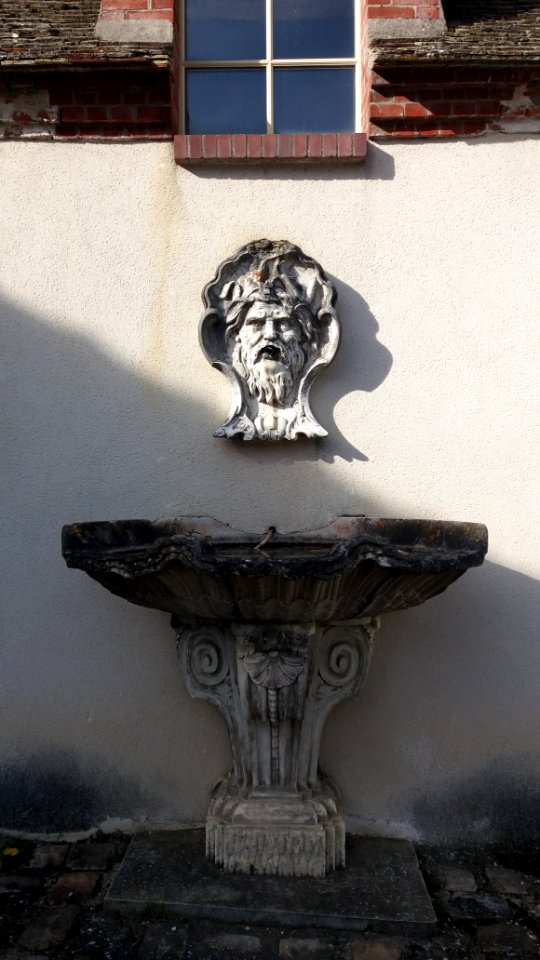 Plaisir - Château de Plaisir - Fontaine et vasque