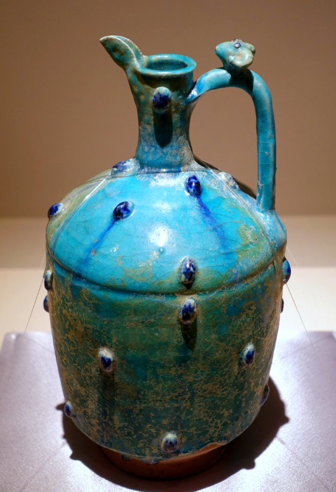 Pitcher with applied turquoise dots, Iran, 12th century AD, blue glaze pottery - Matsuoka Museum of Art - Tokyo, Japan - DSC07239