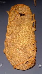 Plaited sandal, Kayenta Anasazi, Arizona, 900-1300 AD, yucca leaves and cordage - Natural History Museum of Utah - DSC07389