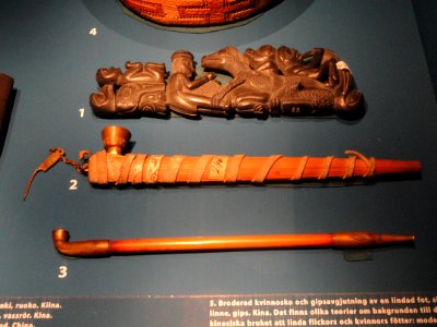 Pipes from Haida people, Yakutia Siberia, and China - Museum of Cultures (Helsinki) - DSC04992