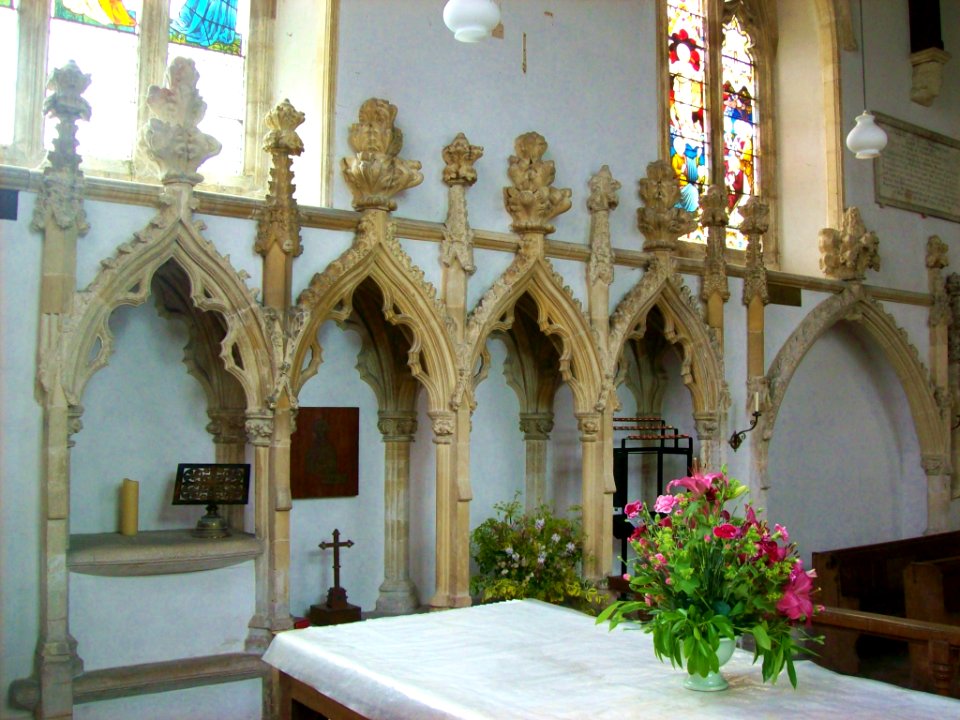 Piscina and sedilia, Lewknor