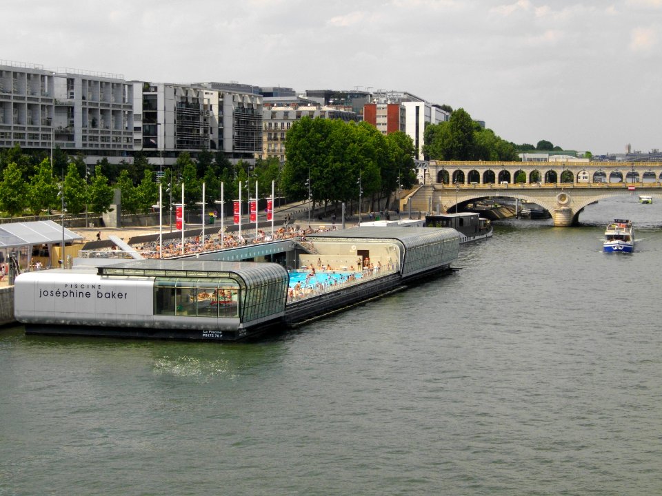 Piscine Joséphine Baker sur la Seine