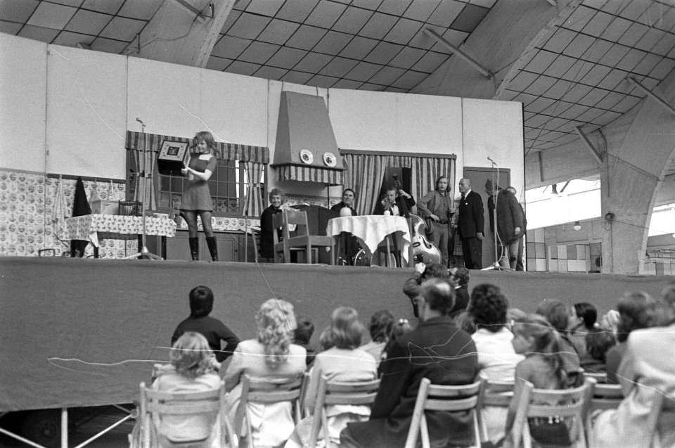 Pippi Langkous, Zweeds kinderboek- en TV-figuur, in de oude RAI te Amsterdam, Bestanddeelnr 925-5514