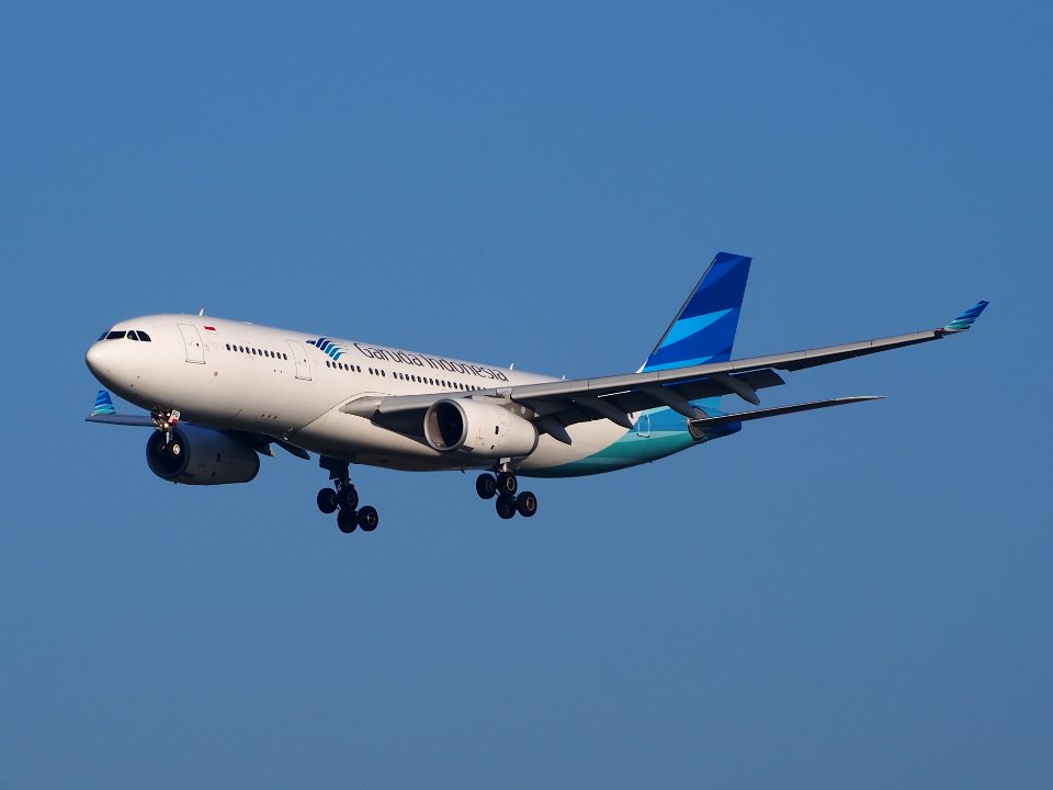 PK-GPQ Garuda Indonesia Airbus A330-243 - cn 1410, landing on Schiphol, pic-1