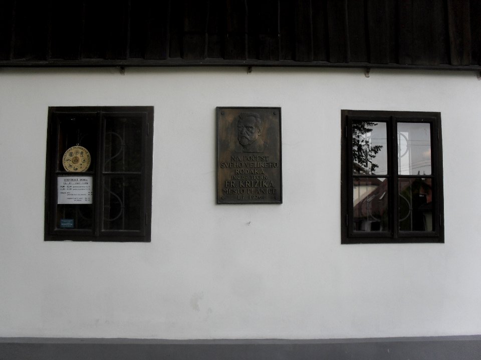 Plánický rodný dům Františka Křižíka, plaketa