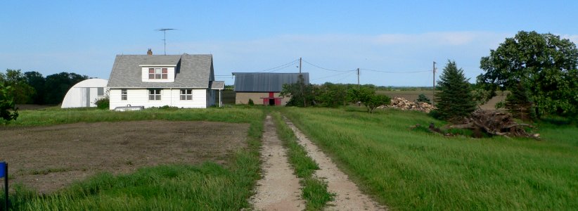 Pisar-Kastanek farmstead from W 1