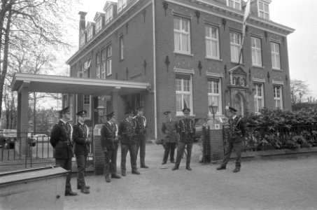 Politiebewaking bij Indonesische ambassade ivm bijeenkomst Zuid Molukkers, Bestanddeelnr 927-8891