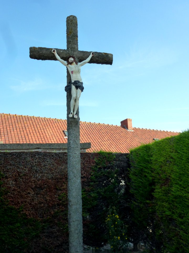 Polincove (Pas-de-Calais, Fr) croix de cimetière