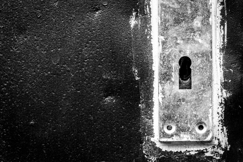 Keyhole door handle