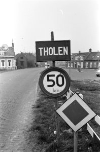 Polio op Tholen De toegang tot het stadje Tholen, Bestanddeelnr 915-8074