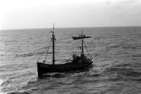 Politie, douane en marine rollen hasjiessmokkelnet op op zee douaneboot Zeearen, Bestanddeelnr 927-1509