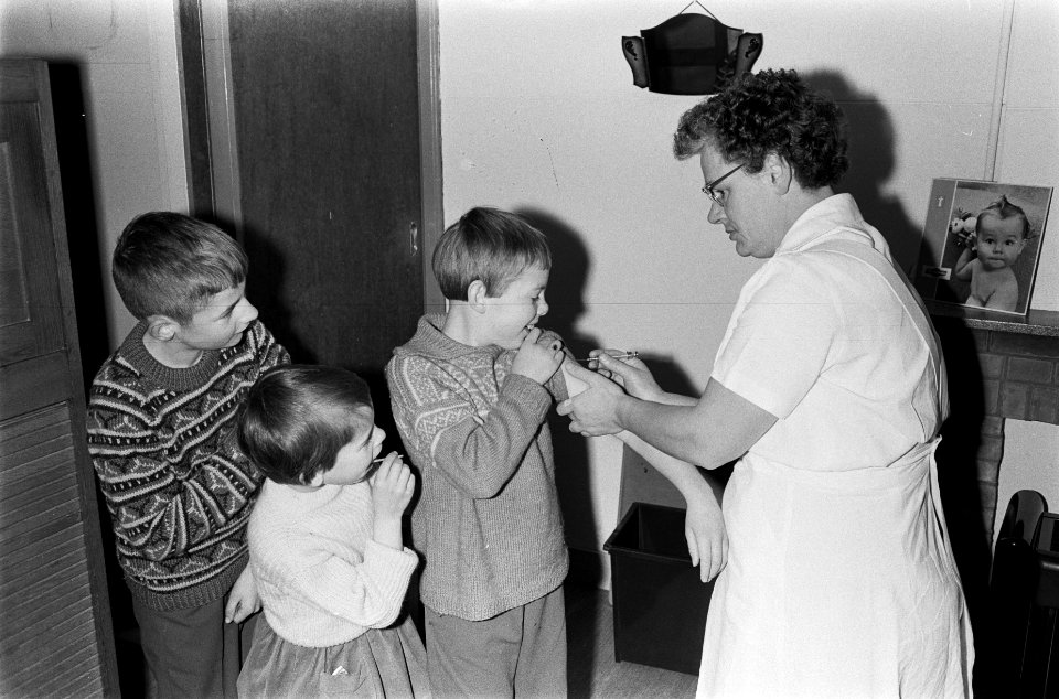 Polio op Tholen Deze kinderen hebben geen bezwaar tegen inenting, Bestanddeelnr 915-8072