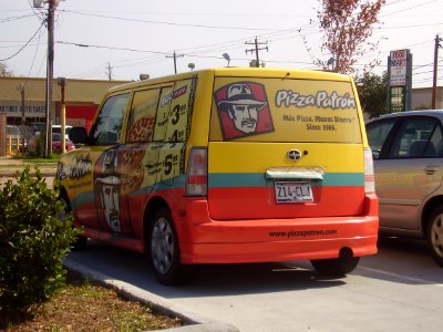 PizzaPatrondeliverycar