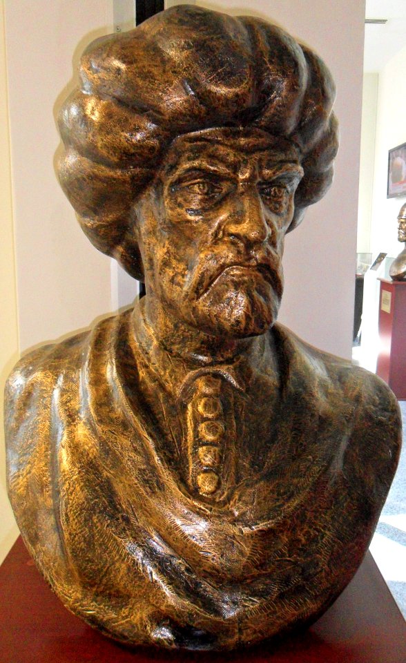 Piyale Paşa büstü