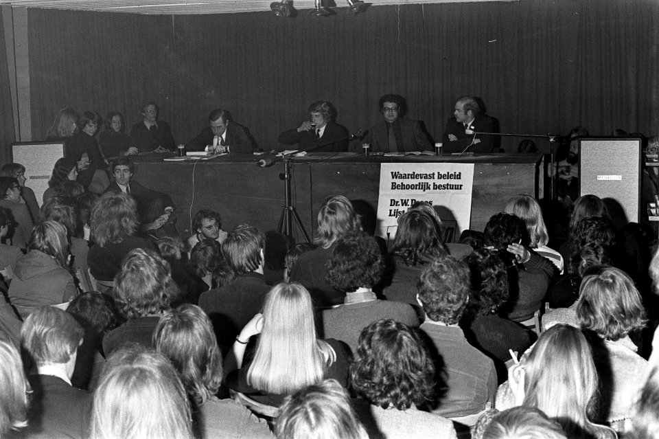 Politieke discussie in studentencentrum Uilenstede te Amstelveen, overzicht, Bestanddeelnr 926-0556