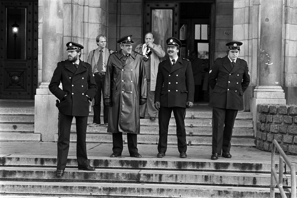 Politiebewaking voor het Rotterdamse stadhuis, Bestanddeelnr 931-7678