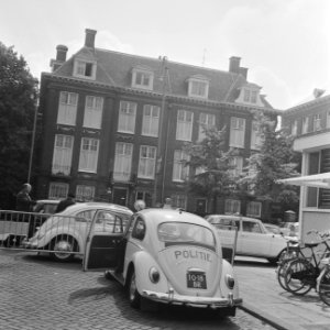 Politiebewaking bij de Russische handelsvertegenwoordiging op het Museumplein te, Bestanddeelnr 921-6116