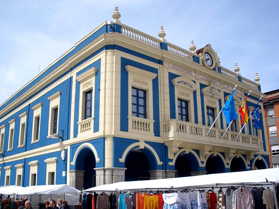 Pola de Laviana - Ayuntamiento 2