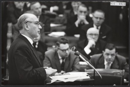 Politici, vergaderingen, tweede kamer, Bot,ThH, Bestanddeelnr 091-0922