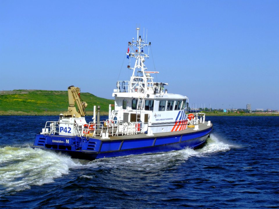 Politie boot P42 p4