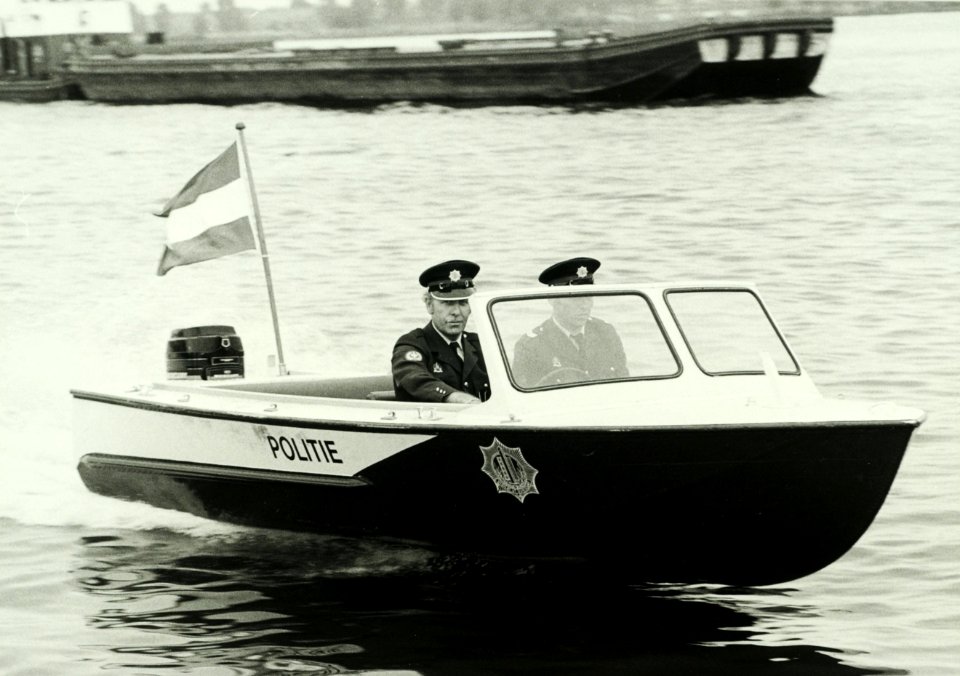 Politie. NL-HlmNHA 5400464160