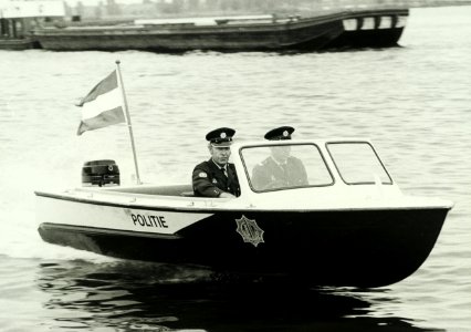 Politie. NL-HlmNHA 5400464160