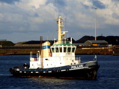POLLUX IMO 5422112 Callsign PGUE photo-6 in front of locks IJmuiden Holland 09-Dec-2006