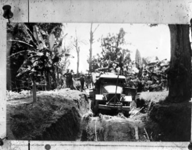 Politionele actie in Indonesie. Een International 3-tonner van het korps Marinie, Bestanddeelnr 903-1761