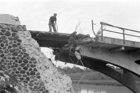 Politioneel optreden. Krawang-sector 23-7-1947. Evenals op vele andere plaatsen,, Bestanddeelnr 273-2-1