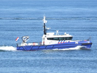 Politie boot P6
