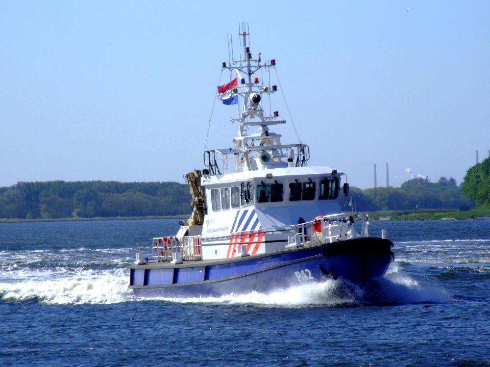 Politie boot P42 p1