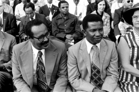 Politiek in Suriname Henck Arron (l) en statenvoorzitter Emile Wijntuin, leide…, Bestanddeelnr 927-8395